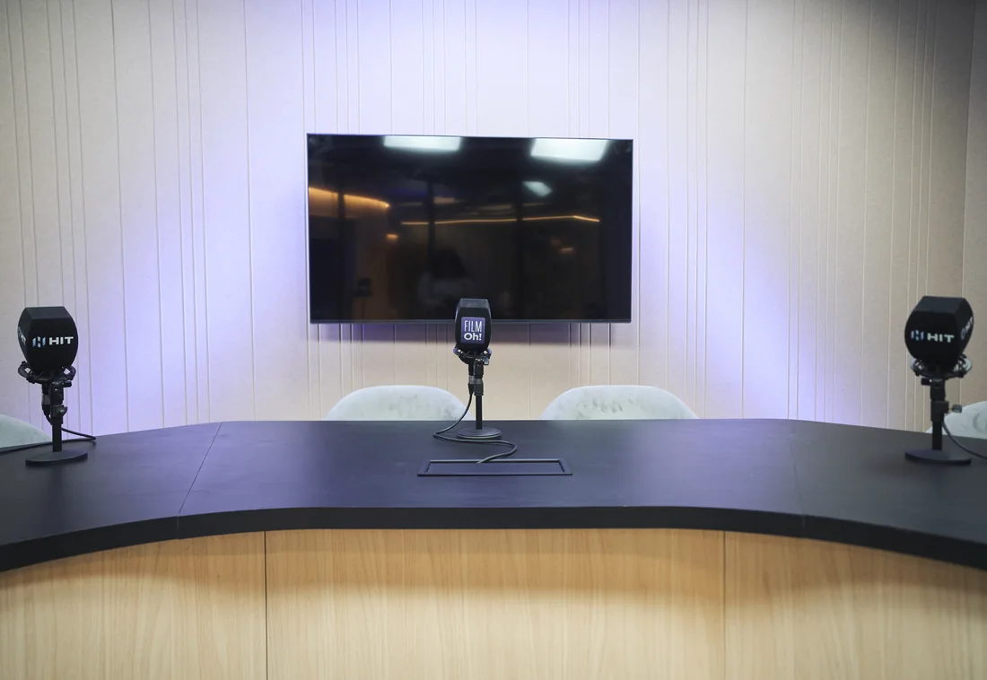 Estudio audiovisual: set de grabación de podcast
